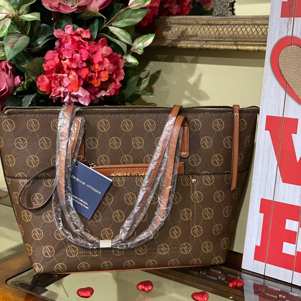 Adrienne Vittadini Large Tote With Giveaway Pouch